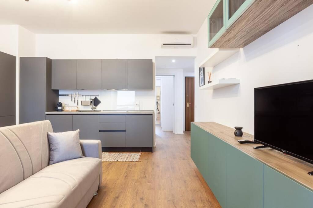 Lazzi - A.C. - Wi-Fi - Flexyrent Apartment Милано Екстериор снимка